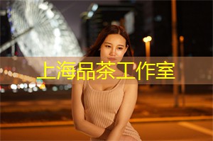 闲逛夜色中的静安寺